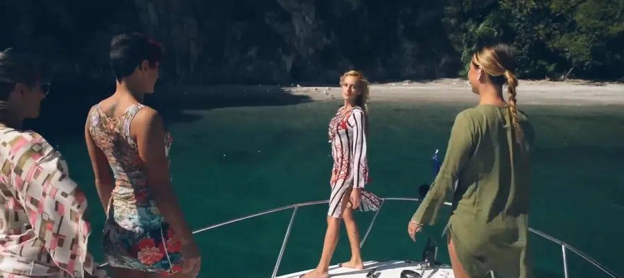 Fotogramma 8 del video: la costa campana vista dalla barca