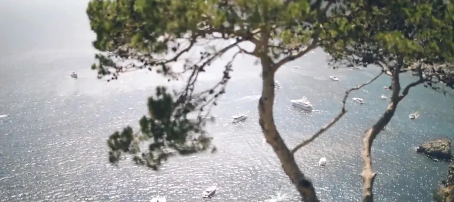 Fotogramma 14 del video: la costa campana vista dalla barca